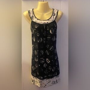 BCBG Max Azria Black and White Dress SZ xsmall with pockets